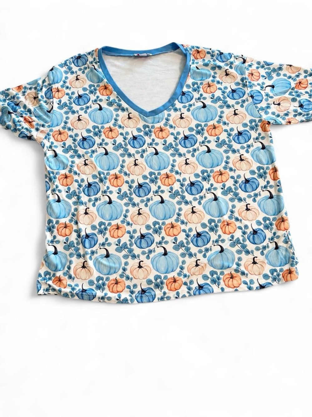 V-Neck Short Sleeve Pajama Set with Capri bottoms in Blue & Cream Pumpkin Print